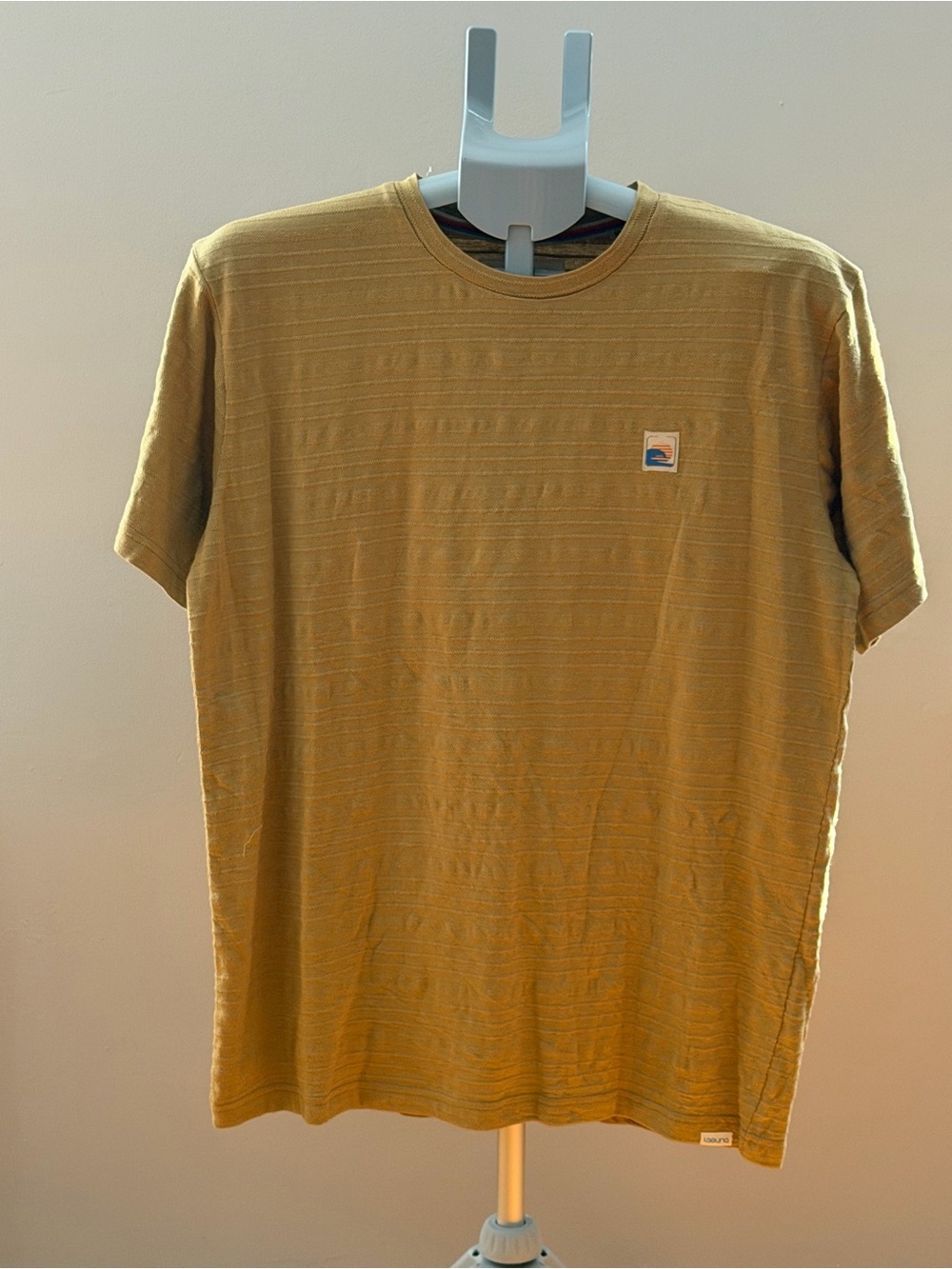 Laguna Textured Crew Neck T-Shirt Men’s Medium Tan Casual Tee Like New - Picture 2 of 10